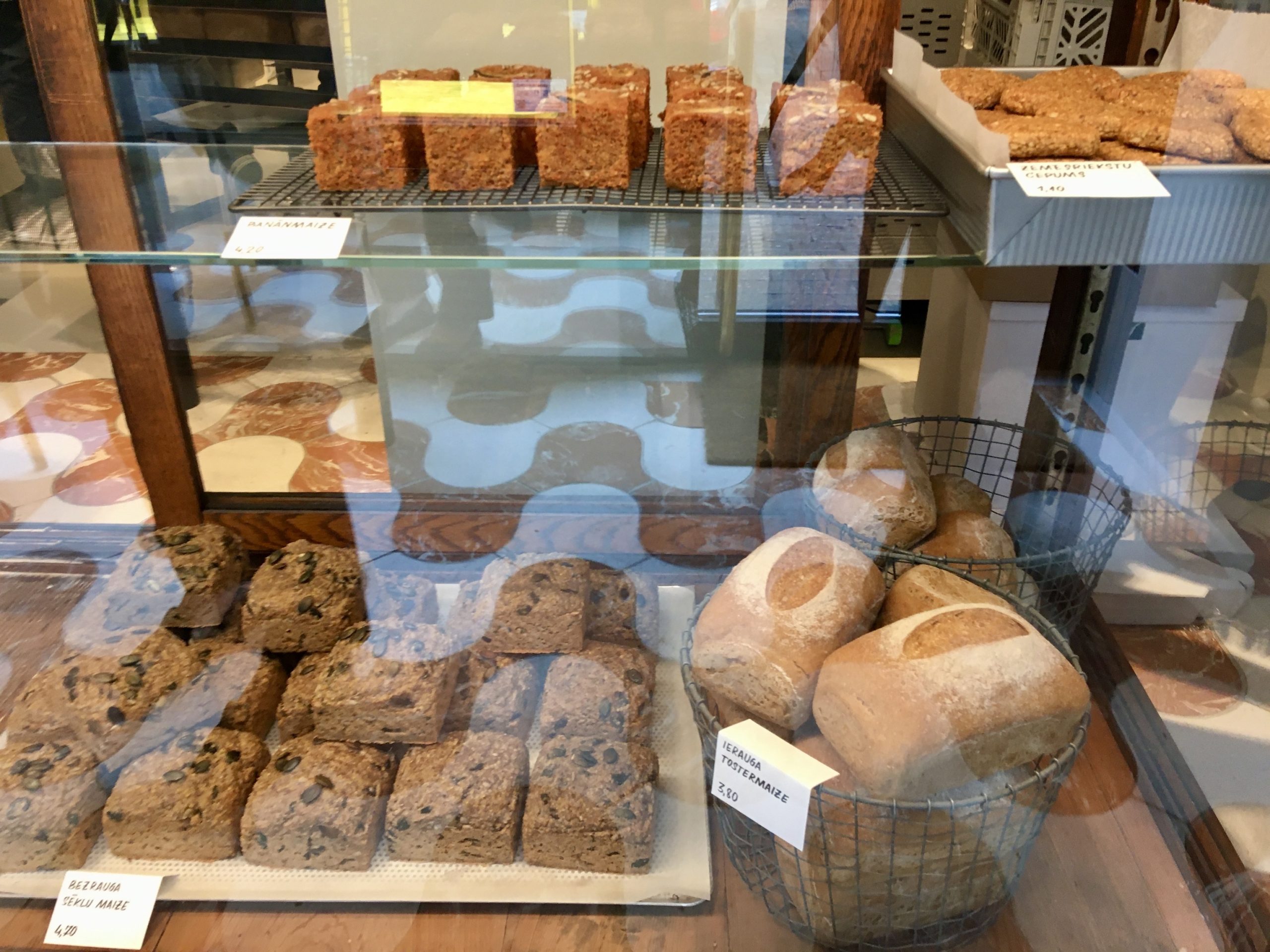 Readers’ Choice 12 Best Places To Buy Fresh Bread In Riga (Updated in