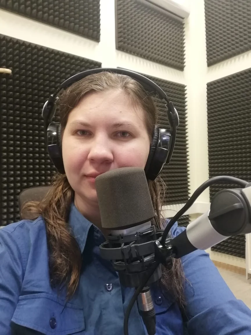 Anna Medne volunteers for a radio station
